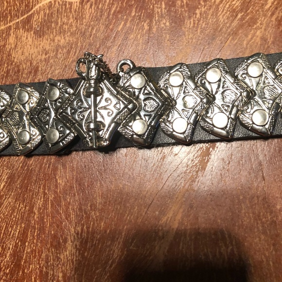 Unique Cairo Leather Belt with Lock - Picture 3 of 10